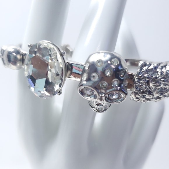 3 Figure Silver Skull and stone Ring - Picture 3 of 7